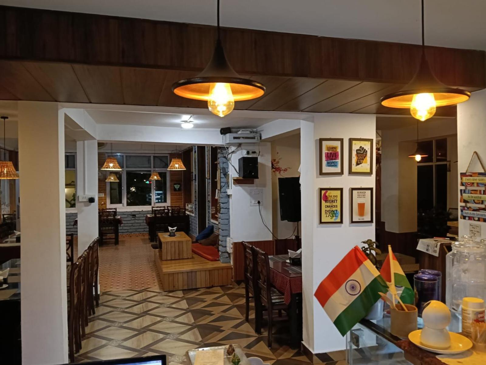 Sky Pie Hotel Dharamshala Buitenkant foto