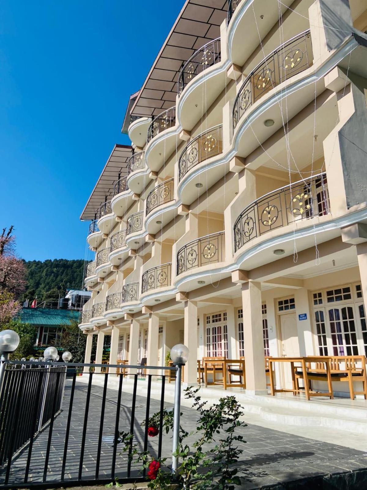 Sky Pie Hotel Dharamshala Buitenkant foto